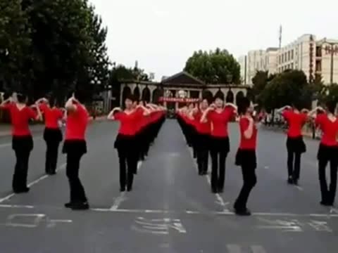 佳木斯快乐舞步歌曲mp3完整版带口令的哪里能