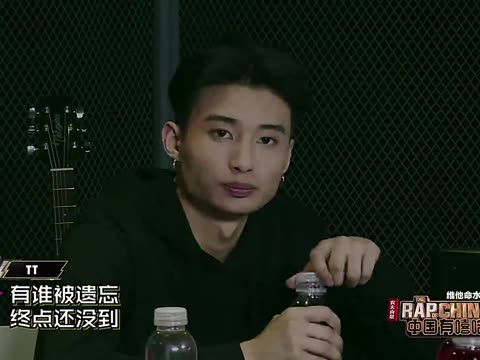 【吴亦凡】kris wu战队秀《三年二班》(吴亦凡,brant.b小白,tizzy t)